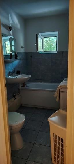 Apartament cu 3 camere decomandat în Sebastian