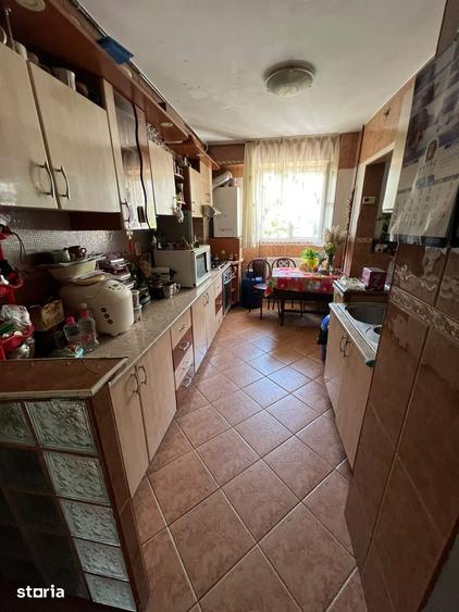 Apartament cu 3 camere decomandat în Siderurgiștilor