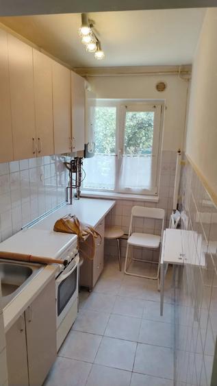 Apartament cu 3 camere semidecomandat în Olimpia-Stadion