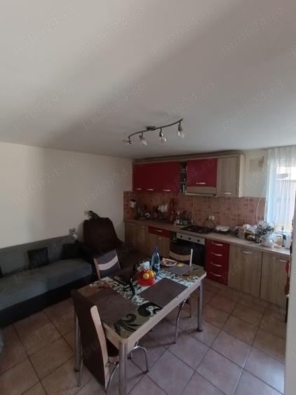 Casă cu 5 camere în Hunedoara