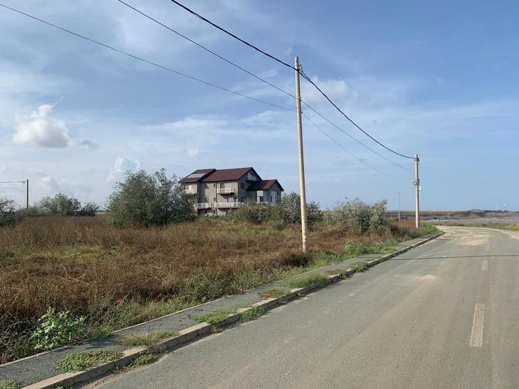 Teren Construcții intravilan de 2100 mp, în Sud-Est