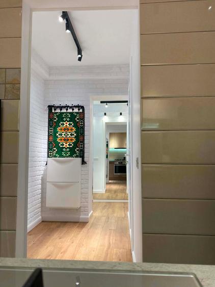 Apartament cu 2 camere decomandat în Sala Palatului