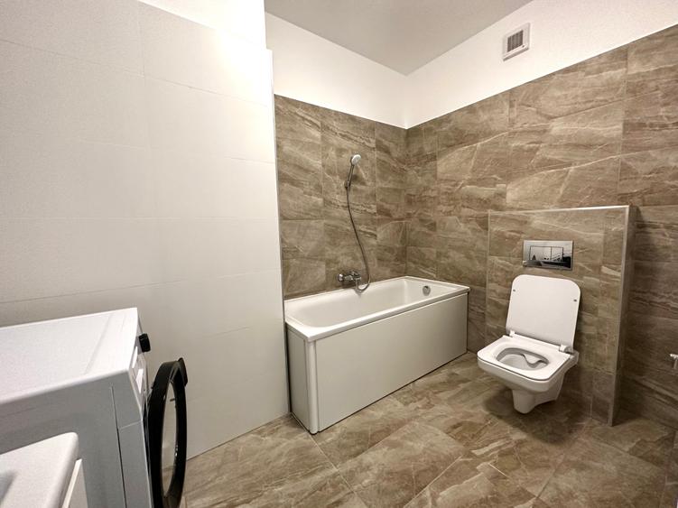 Apartament cu 3 camere semidecomandat în Tipografilor