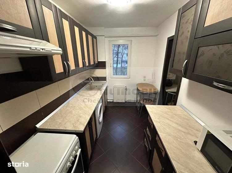 Apartament cu 2 camere semidecomandat în Podu Roș