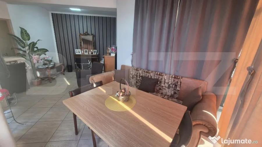 Casă cu 5 camere cu Teren 496 Mp în Cloșca