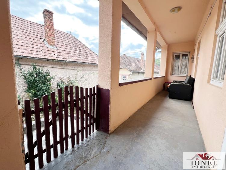 Casă individuală cu 3 camere cu Canalizare în Bucerdea Vinoasă
