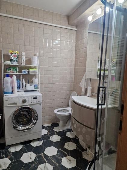 Apartament cu 3 camere decomandat în Cotroceni