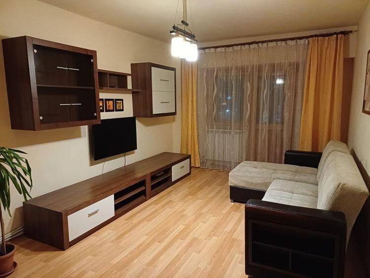 Apartament cu 3 camere decomandat, mobilat în Păcurari — fotografia 3