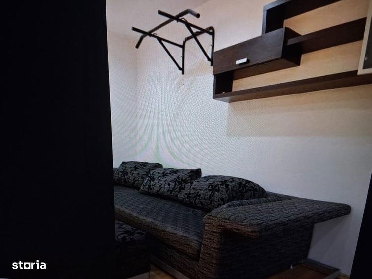 Garsonieră decomandată în Tei
