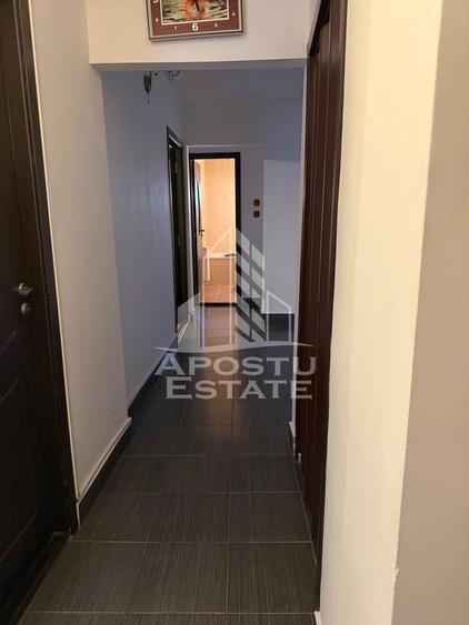 Apartament cu 3 camere decomandat, mobilat în Soarelui