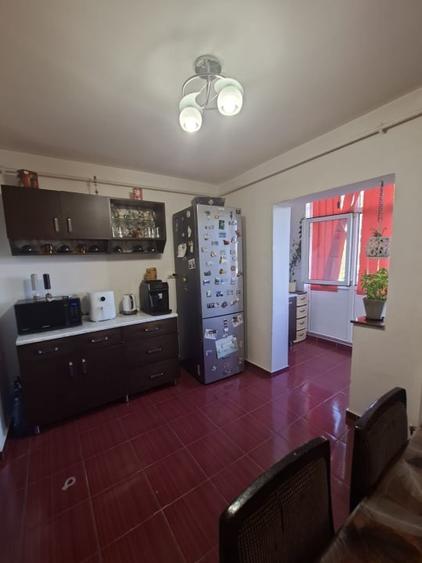 Apartament cu 3 camere decomandat, mobilat în 1 Mai