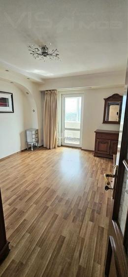 De vanzare apartament cu 3 camere in Onesti