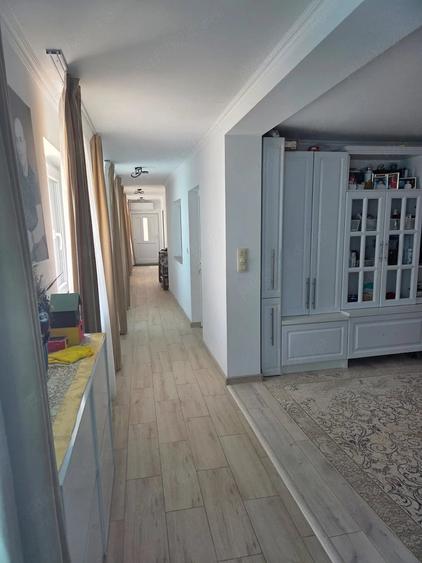 Casă cu 4 camere cu Teren 1000 Mp în Stăncești