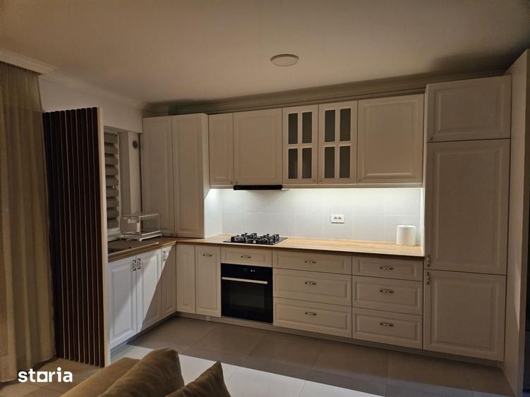 Apartament cu 3 camere în Triaj