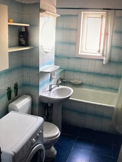 Apartament cu 3 camere decomandat în Lipovei