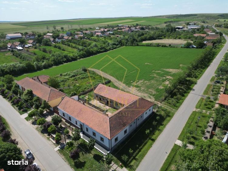 Casă cu 4 camere în Jupani