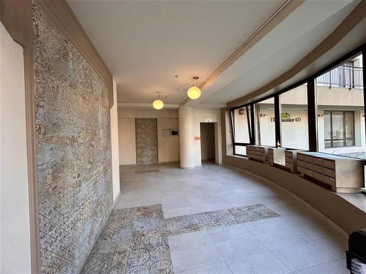 Apartament cu 3 camere decomandat, mobilat în Centrul Civic