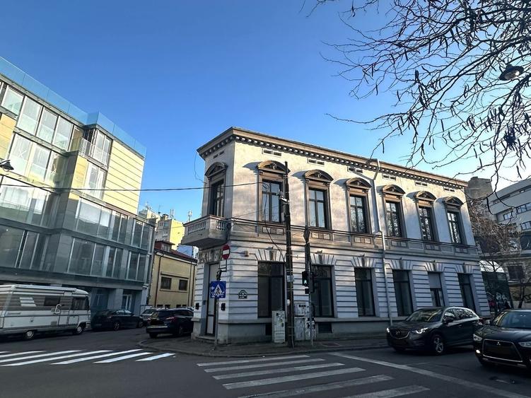 Apartament cu 3 camere semidecomandat în Grădina Icoanei