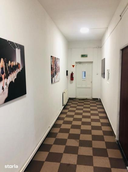 Spațiu comercial, de 1,850 mp, în Exterior Vest