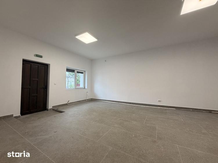 Spațiu comercial, de 65 mp, în Central