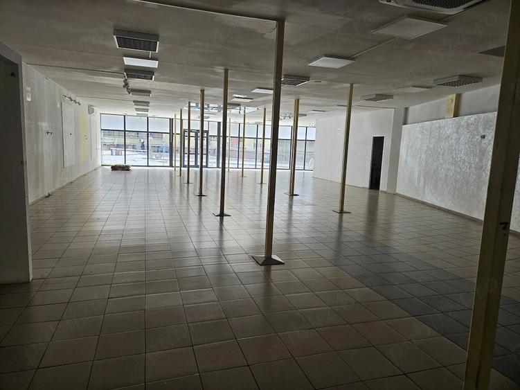 Spațiu comercial, de 320 mp, în Central