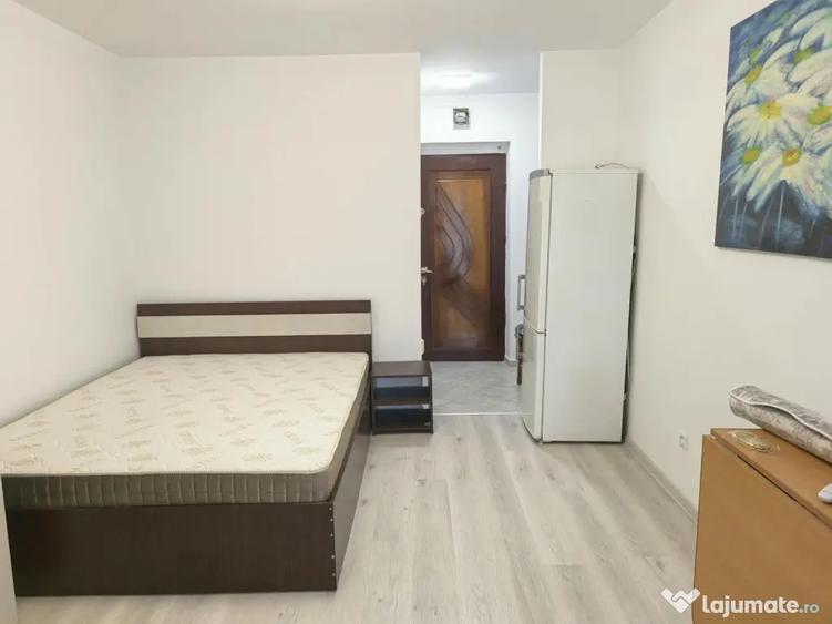 Garsonieră decomandată în Galata