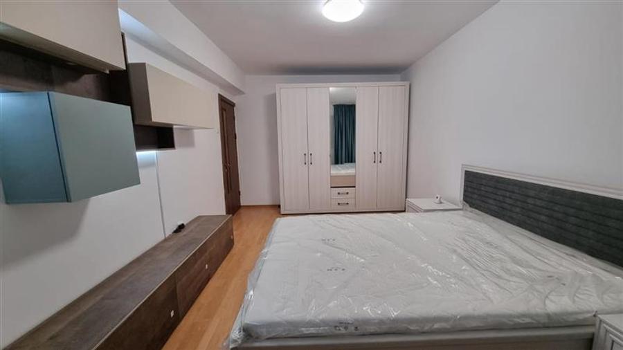 Garsonieră decomandată, mobilată în Micro 20