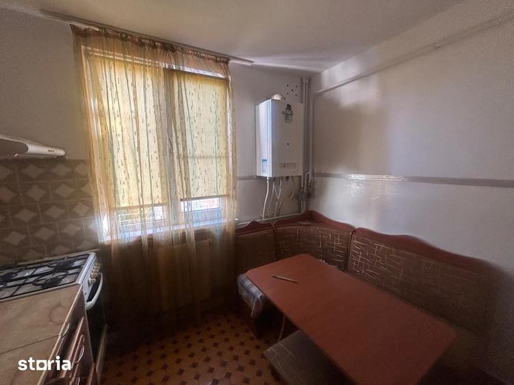 Apartament cu 3 camere decomandat în Dărmănești