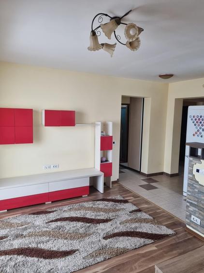 Apartament cu 3 camere decomandat în Păcurari