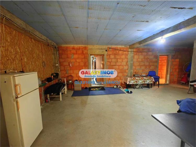 Casă cu 10 camere cu Teren 560 Mp în Clinceni