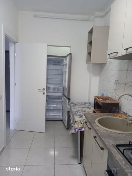 Garsonieră decomandată în Roșu