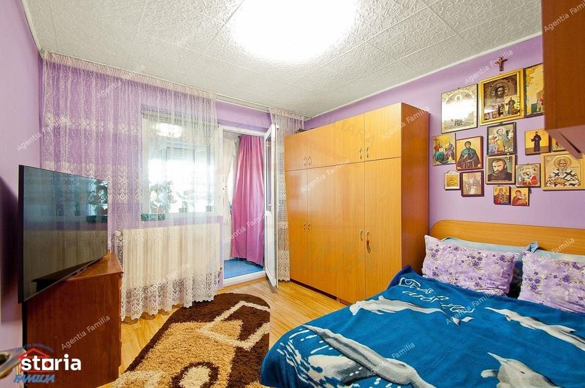Apartament cu 4 camere decomandat în Micro 16