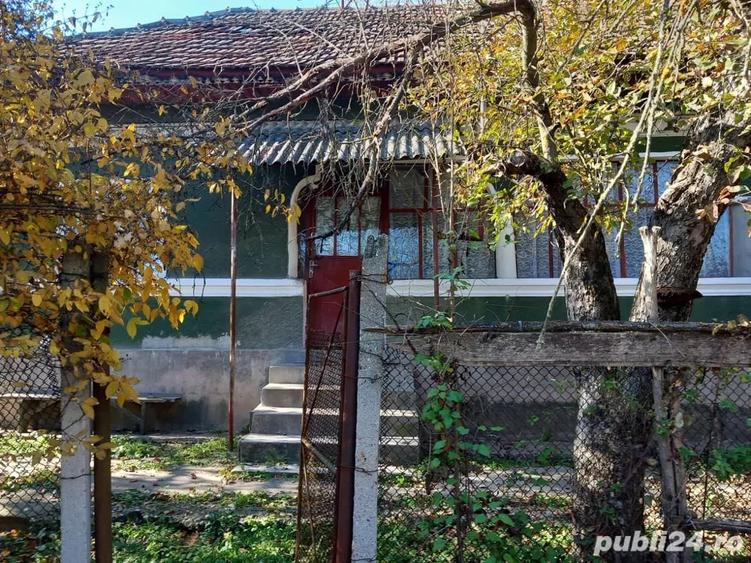 Casă cu 3 camere în Brănești