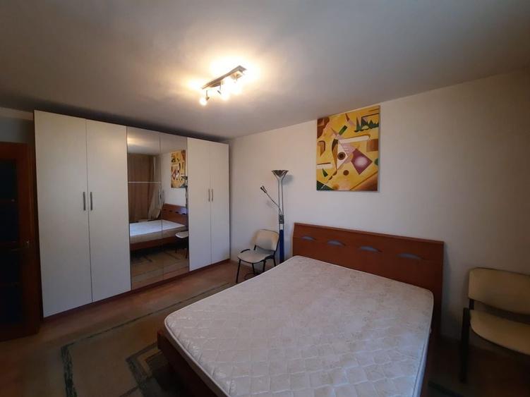 Apartament cu 2 camere decomandat în Mărăței