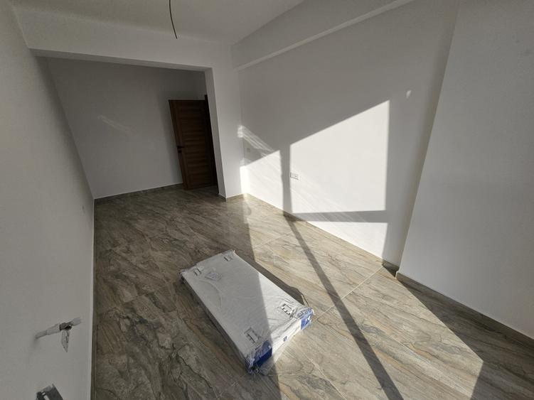 Apartament cu 3 camere decomandat în Vitan