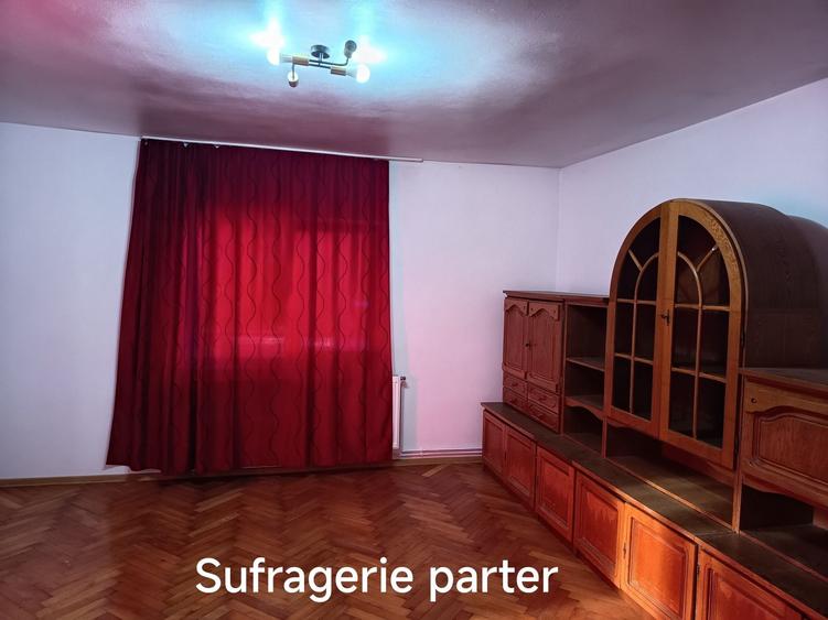 Casă cu 4 camere în Bârzești