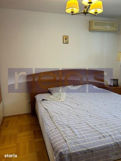 Apartament cu 3 camere semidecomandat, mobilat în Moșilor