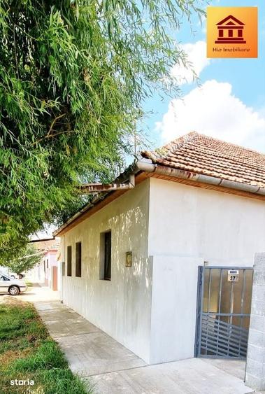 Casă cu 3 camere în Macea