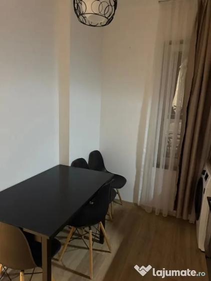 Apartament cu 2 camere semidecomandat în Florești