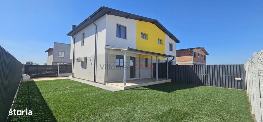Casă cu 4 camere în Crețești