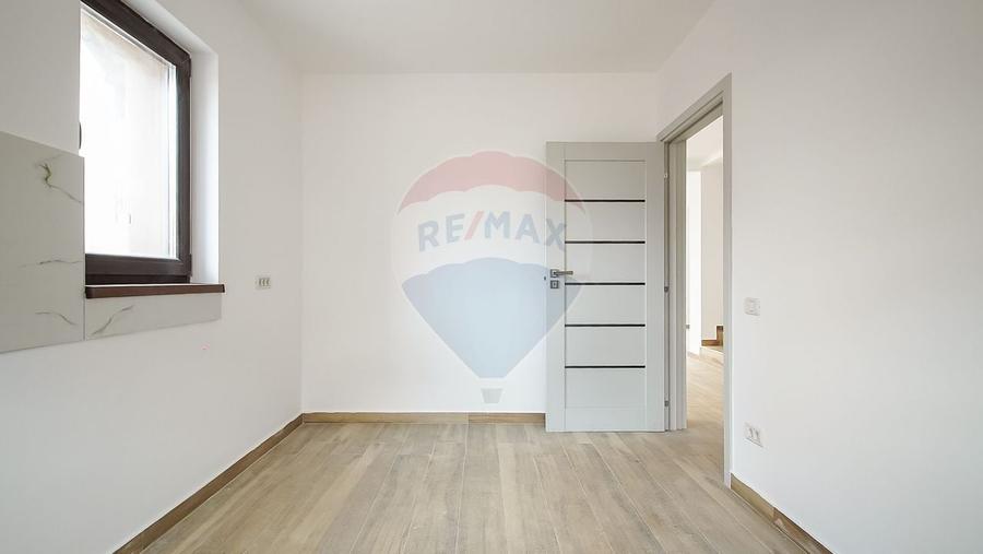 Duplex cu 4 camere cu Teren 250 Mp în Sud-Est