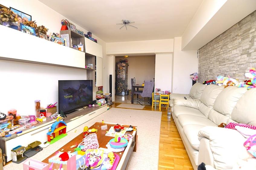 Apartament cu 3 camere decomandat, mobilat în Unirii