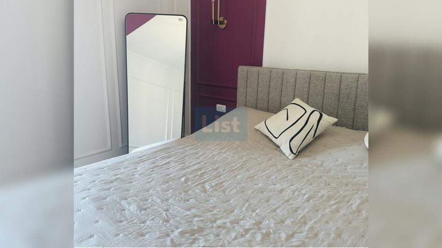 Apartament cu 4 camere decomandat în Victoriei
