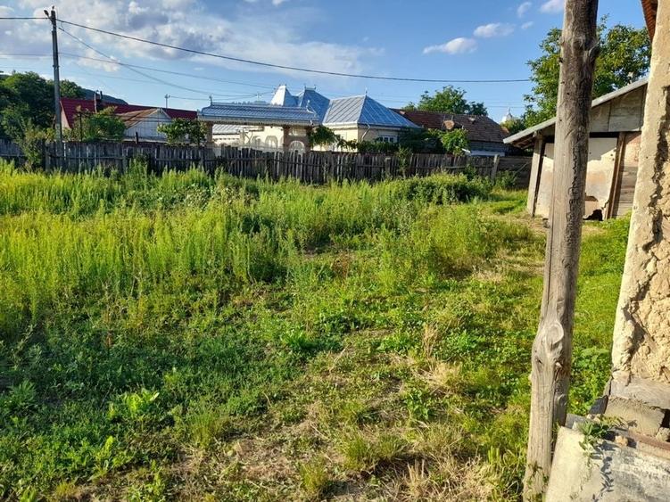 Casă cu 4 camere în Cașin