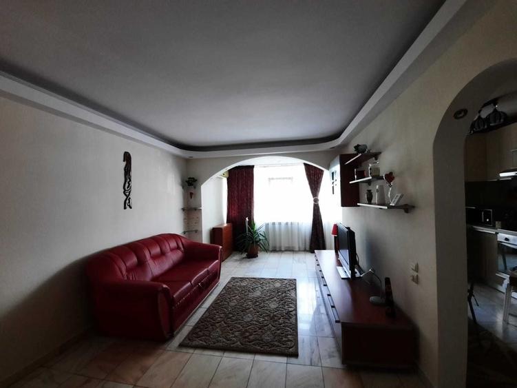 Apartament cu 2 camere semidecomandat în Central