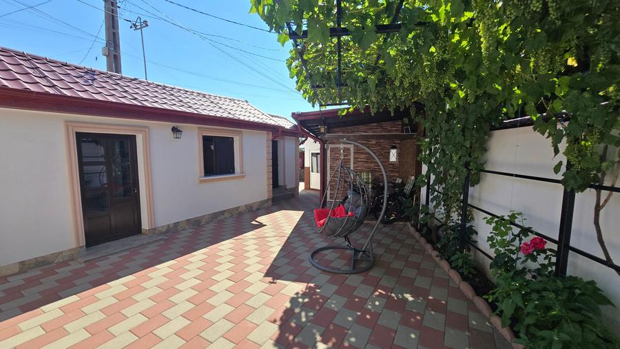 Casă individuală cu 3 camere cu Canalizare în Central