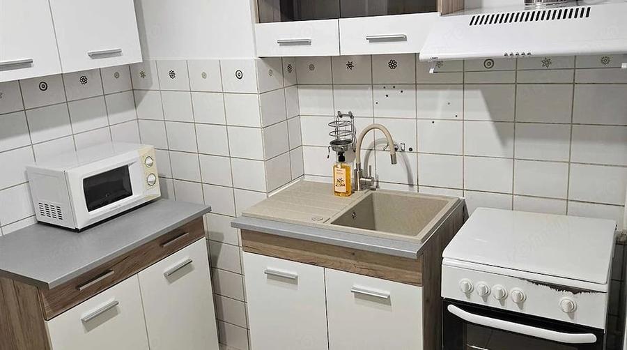 Apartament cu 2 camere decomandat în Baba-Dochia