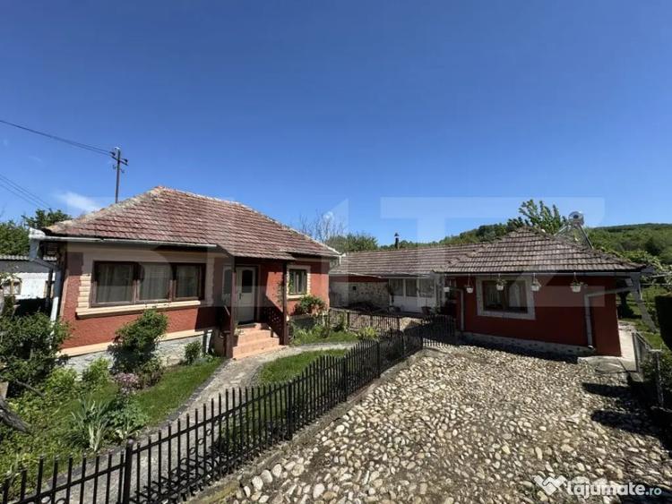 Casă cu 4 camere cu Teren 13000 Mp în Primăverii