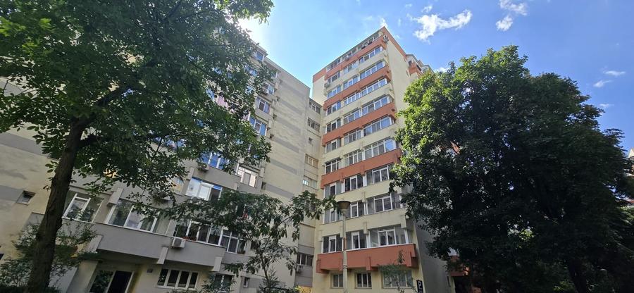 De vanzare  - Apartament 3 camere decomandat Parc Plumbuita - 1