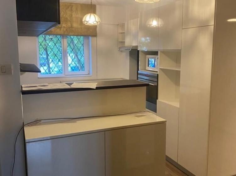 Apartament cu 3 camere decomandat în Muncii